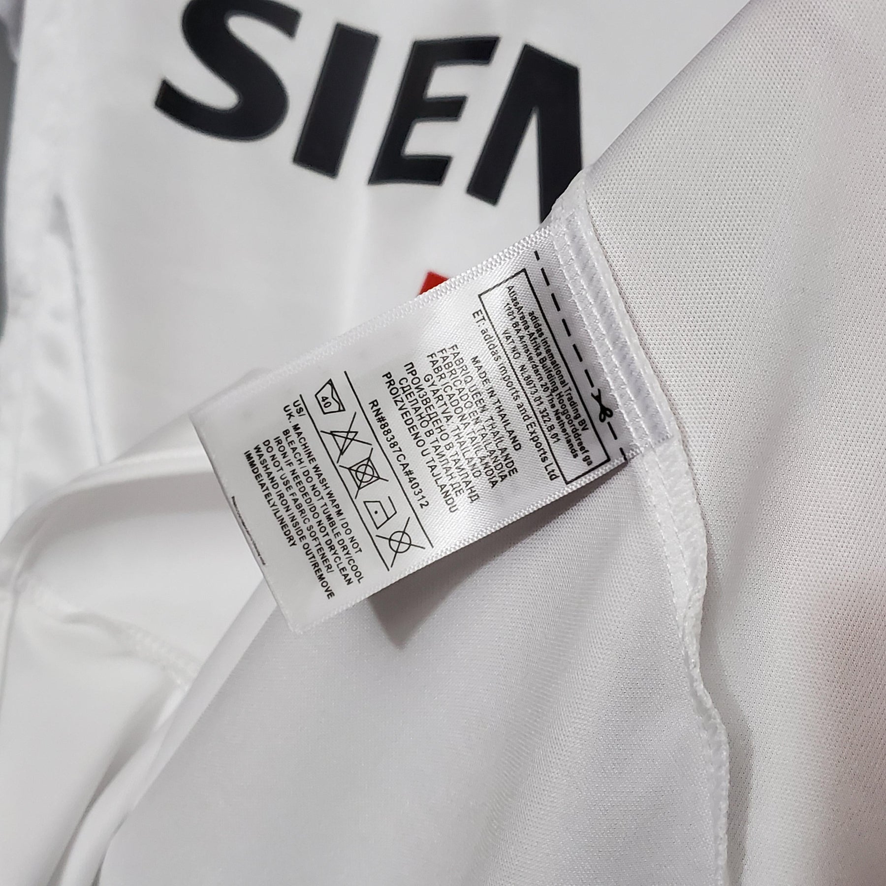 Real Madrid Retro Home Jersey 2004/2005