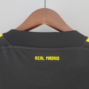 Real Madrid Retro Goalkeeper Jersey 2011/2012