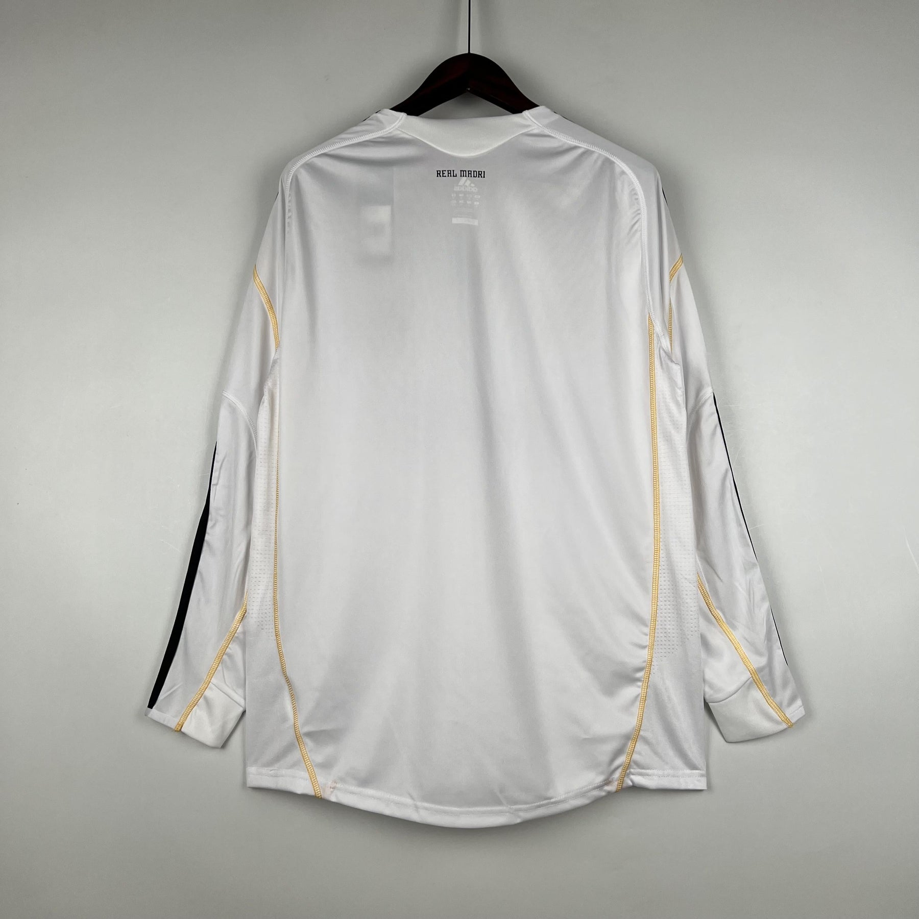Real Madrid Retro Home Jersey 2009/2010 - Long Sleeve
