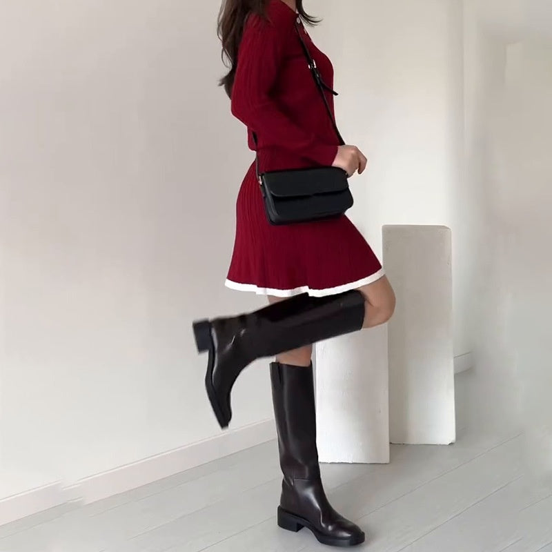 Conjunto moderno para mujer: Suéter de punto y falda corta